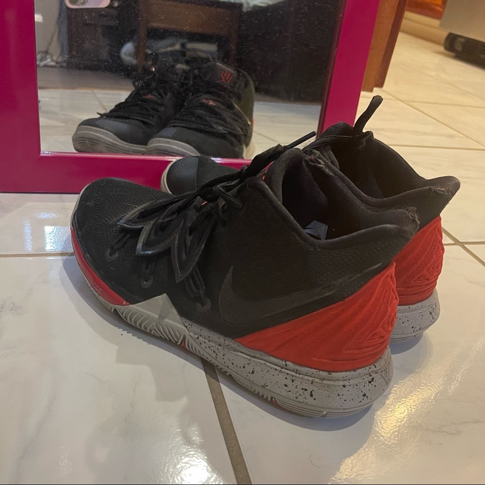 Nike Kyrie 5 size 7Youth
